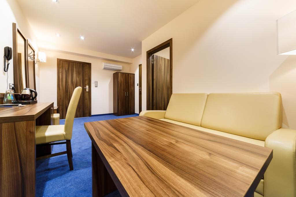 Hotel Sanvit Lake Resort & Spa オクニンカ エクステリア 写真
