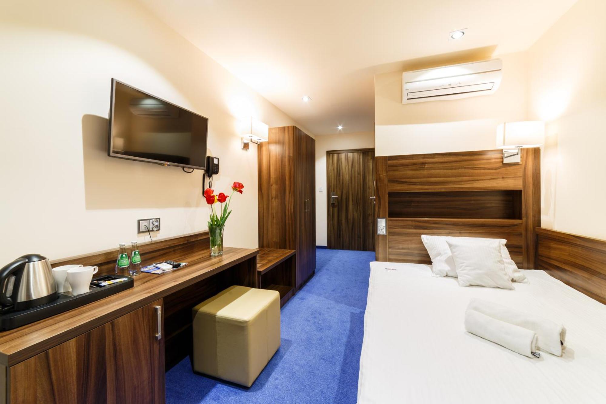 Hotel Sanvit Lake Resort & Spa オクニンカ エクステリア 写真